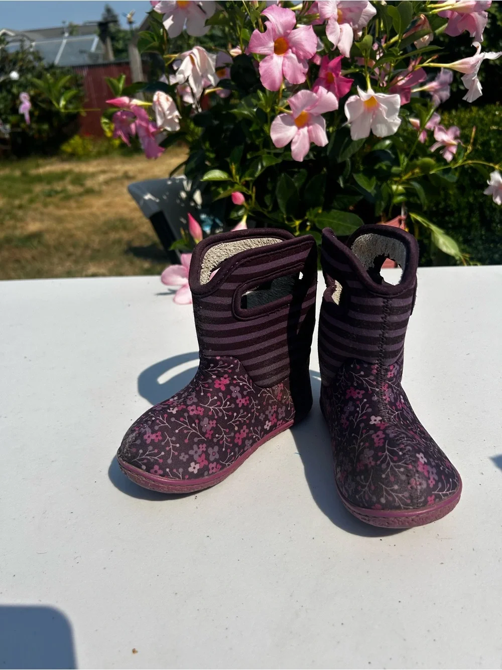 Bogs Kids baby Girl’s Plum/Pink Floral Waterproof Boots Size 7